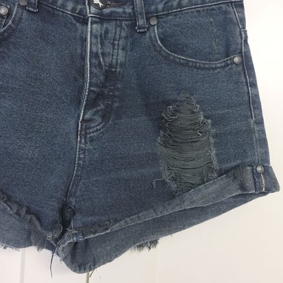 One teaspoon distressed dark denim shorts, 10/28 - Picture 2 of 9
